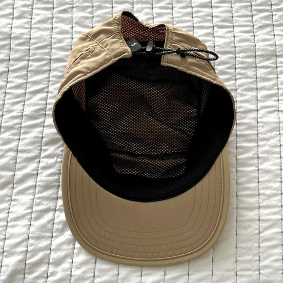 Men’s RVCA Hat - Picture 2 of 3
